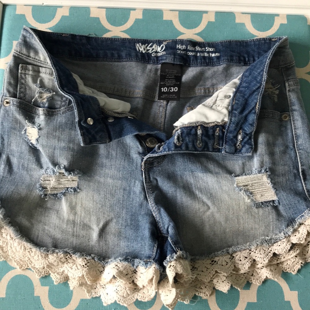 HIGH RISE SHORTS - Picture 3 of 3